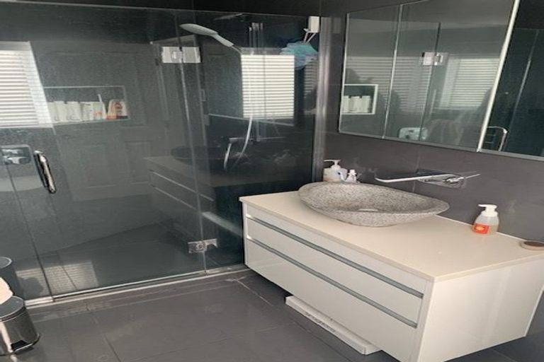 Photo of property in 19 Patons Road, Howick, Auckland, 2014