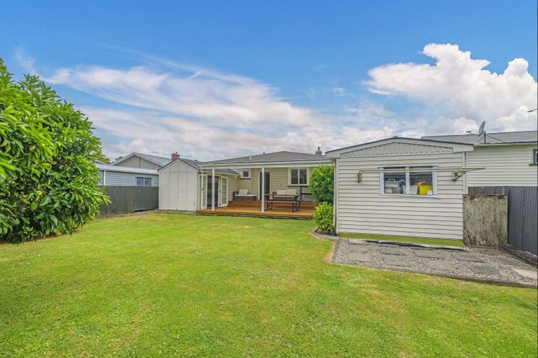 Photo of property in 92 Lyndhurst Street, Takaro, Palmerston North, 4412