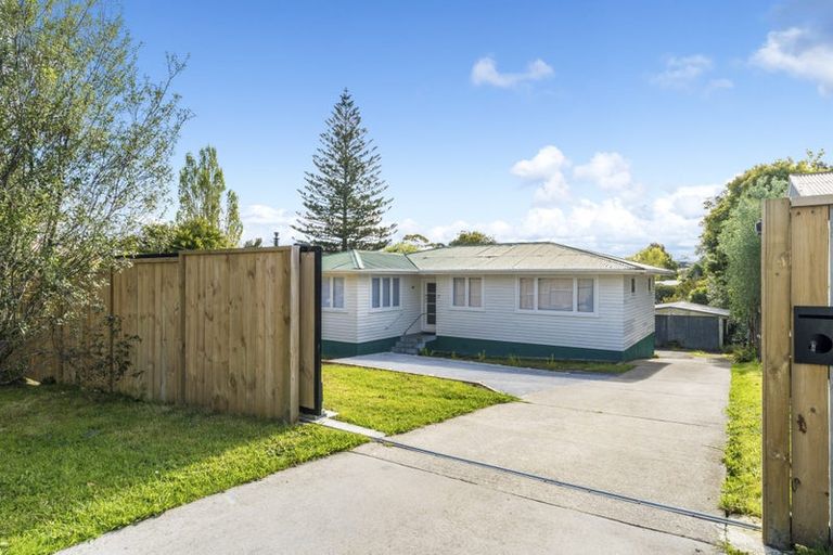 Photo of property in 37 Chorley Avenue, Massey, Auckland, 0614