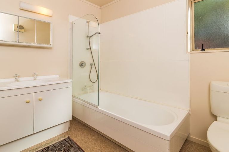 Photo of property in 2/65 Chesham Avenue, Waipahihi, Taupo, 3330