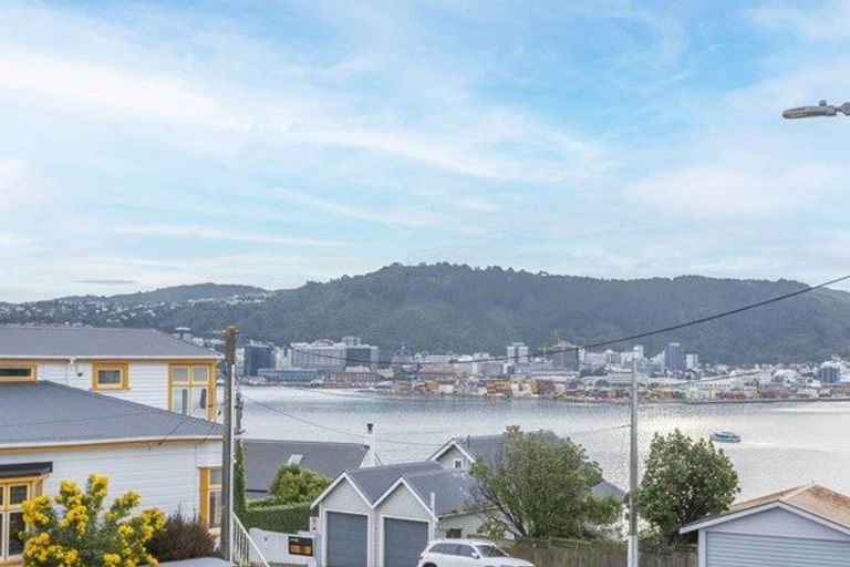 Photo of property in 21b Maida Vale Road, Roseneath, Wellington, 6011