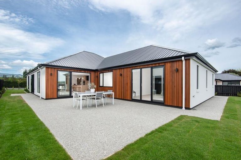 Photo of property in 143 Wingatui Road, Mosgiel, 9024