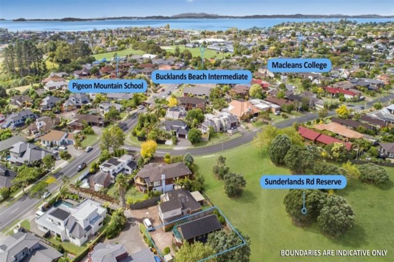 Photo of property in 2/44 Loloma Drive, Half Moon Bay, Auckland, 2012