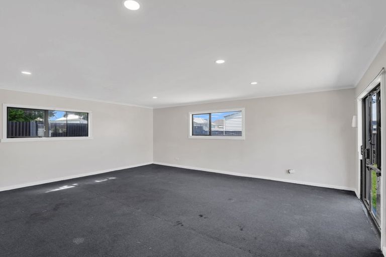 Photo of property in 33 Matipo Street, Castlecliff, Whanganui, 4501