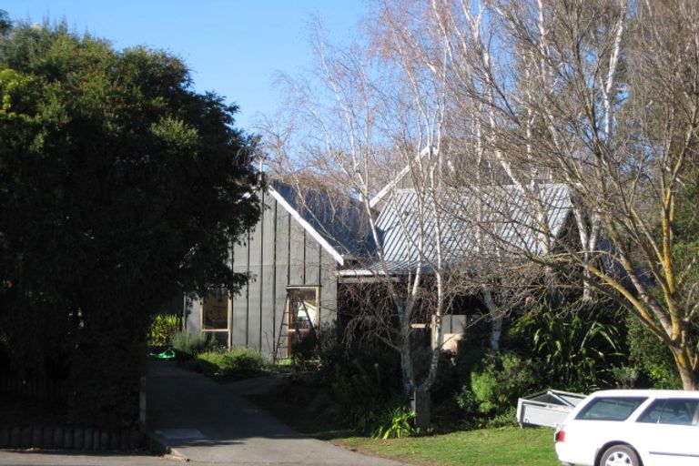 Photo of property in 30 Kaweka Place, Havelock North, 4130