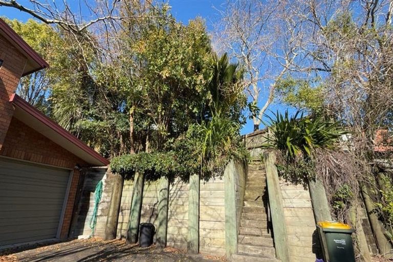 Photo of property in 16 Catrina Avenue, Birkenhead, Auckland, 0626