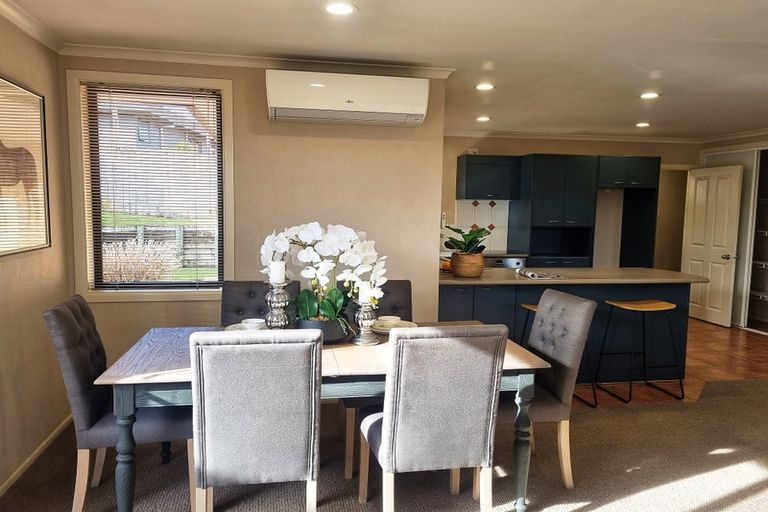 Photo of property in 24 Mt Lebanon Crescent, The Gardens, Auckland, 2105