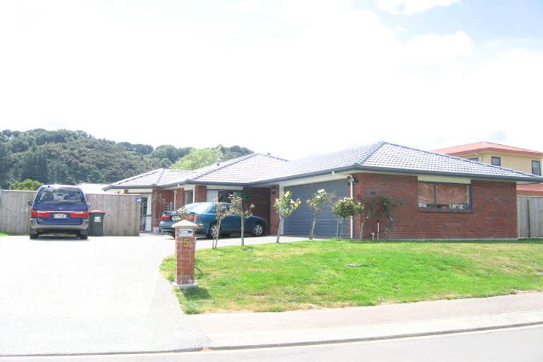 Photo of property in 5 Sapphire Grove, Birchville, Upper Hutt, 5018
