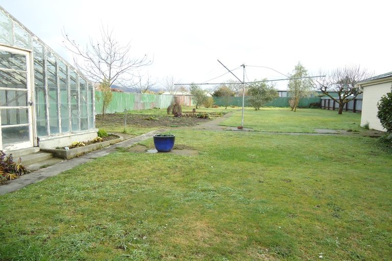 Photo of property in 14 Rhodes Street, Waimate, 7924