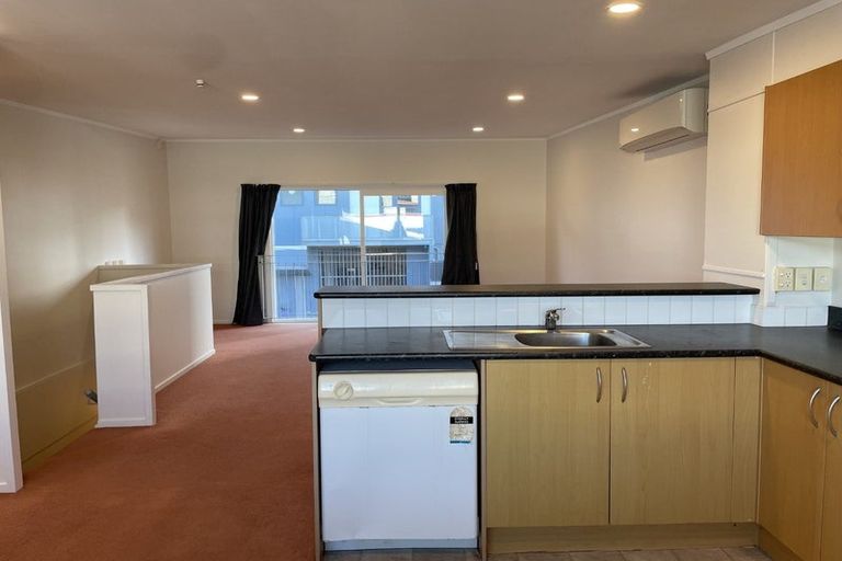 Photo of property in 17/3 Kelvin Grove, Te Aro, Wellington, 6011