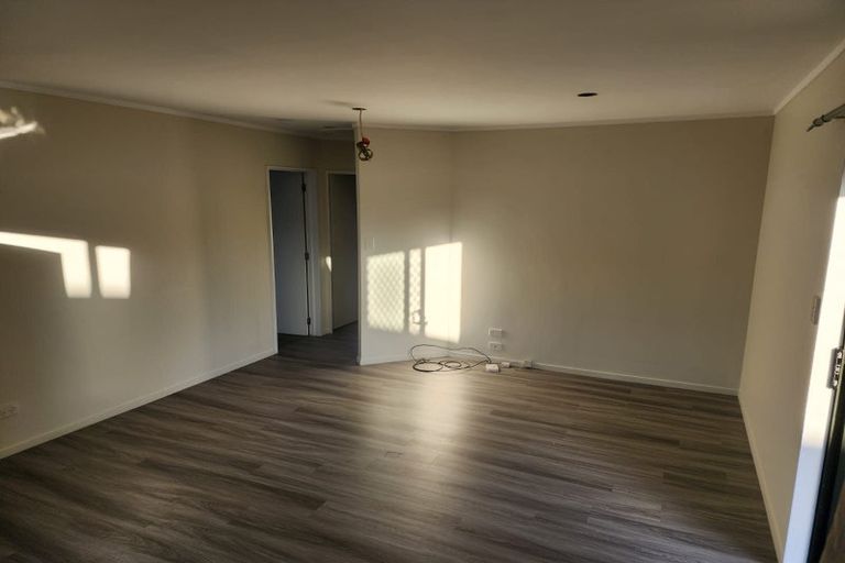 Photo of property in 12 Buckingham Crescent, Manukau, Auckland, 2025