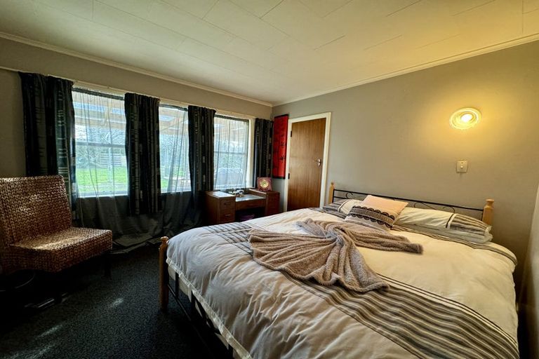 Photo of property in 16 Ernest Street, Ranui, Porirua, 5024