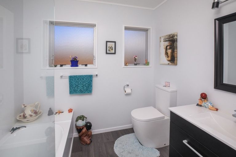 Photo of property in 53 Crawshaw Drive, Nawton, Hamilton, 3200