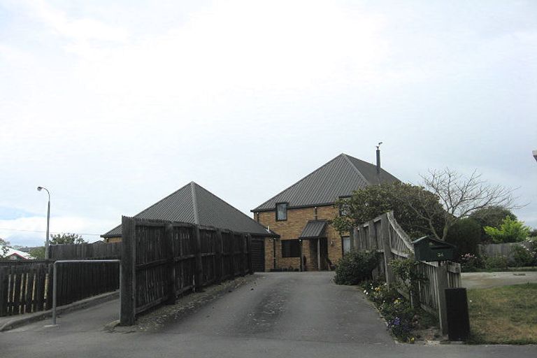 Photo of property in 34 Saint Pauls Place, Burwood, Christchurch, 8083