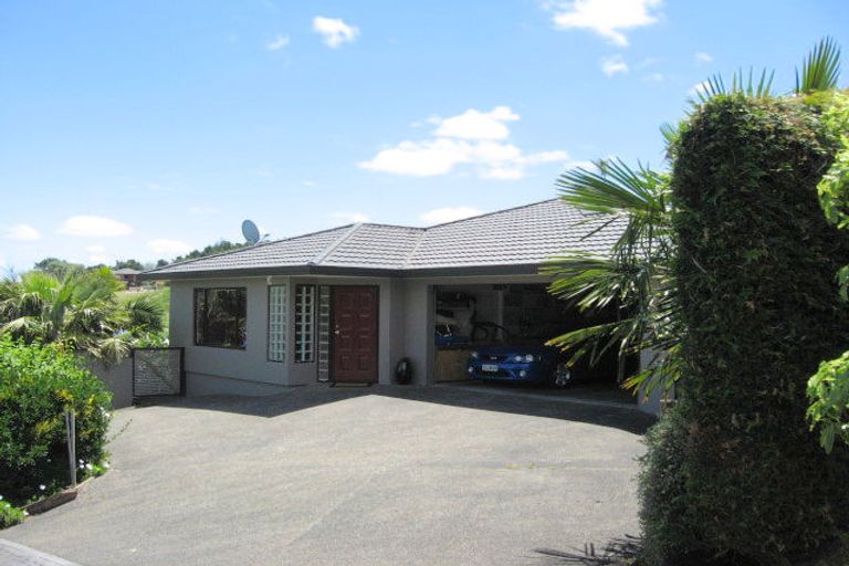 Photo of property in 16 Lawrie Avenue, Pukekohe, 2120