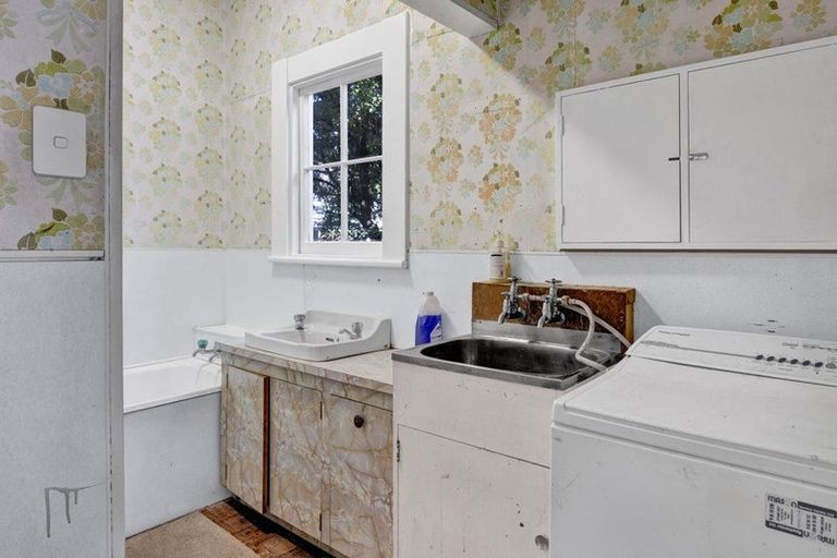 Photo of property in 98 Liardet Street, New Plymouth, 4310