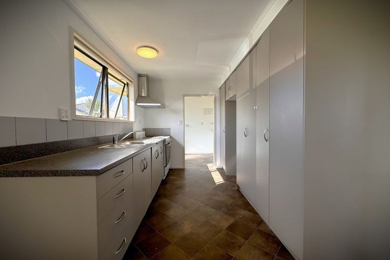 Photo of property in 20 Camphora Place, Ranui, Auckland, 0612