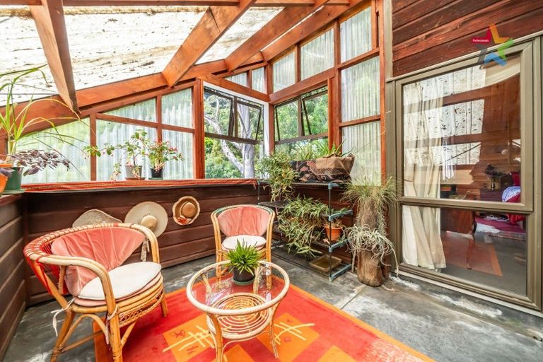 Photo of property in 321 Marine Drive, York Bay, Lower Hutt, 5013