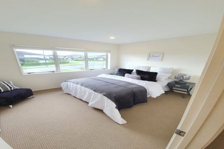 Photo of property in 99 Bayvista Drive, Karaka, Papakura, 2113