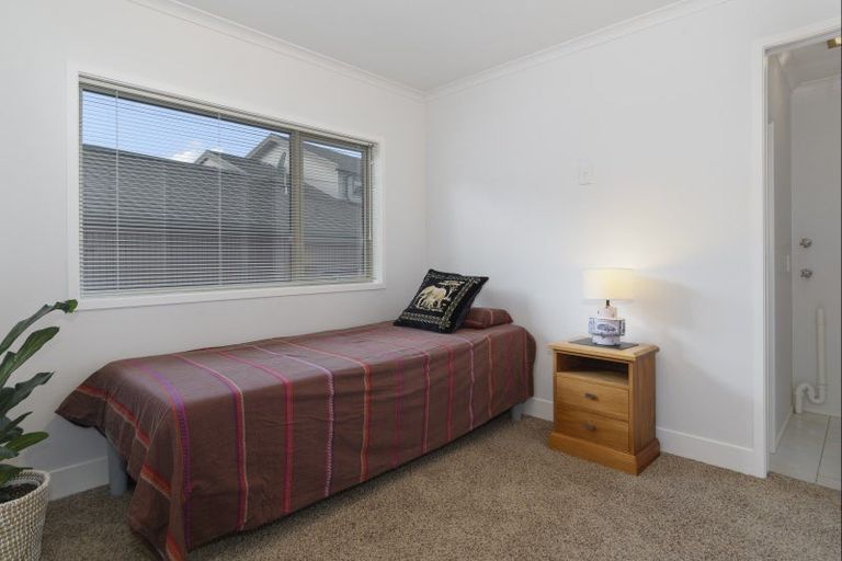 Photo of property in 69 Omokoroa Road, Omokoroa, 3114