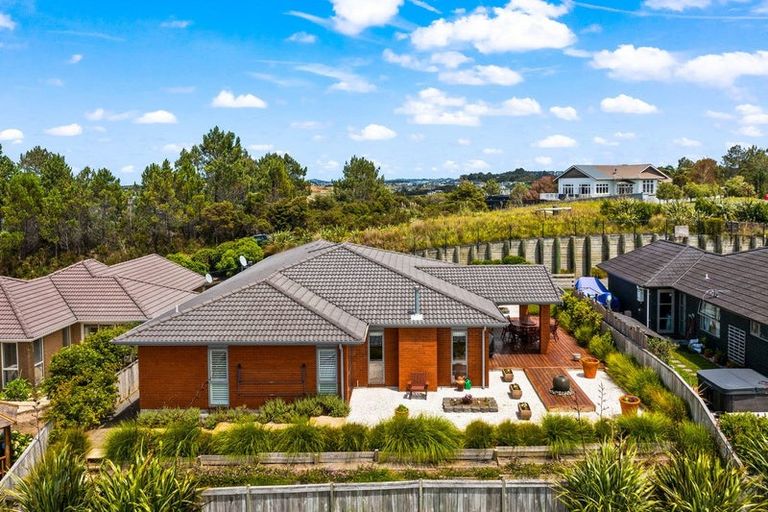 Photo of property in 32 Seaview Crescent, Hatfields Beach, Orewa, 0931