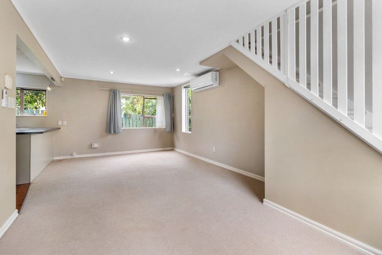 Photo of property in 4/90 Lynwood Road, New Lynn, Auckland, 0600