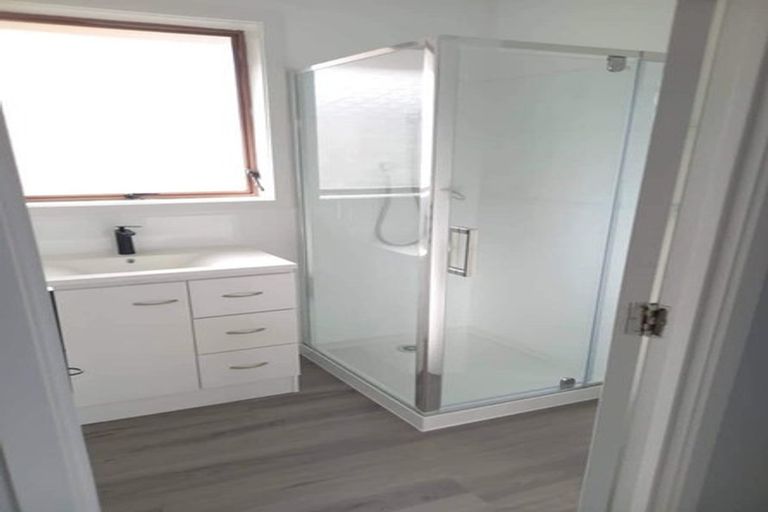 Photo of property in 2/26 Fitzwater Place, Henderson, Auckland, 0612