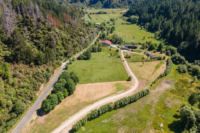 Photo of property in 538 Riwaka-sandy Bay Road, Kaiteriteri, Motueka, 7197