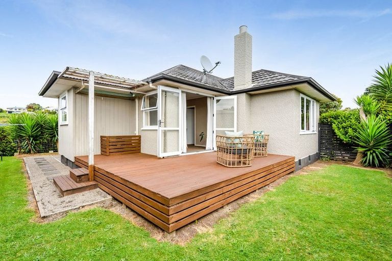 Photo of property in 17 Rainsford Street, Moturoa, New Plymouth, 4310