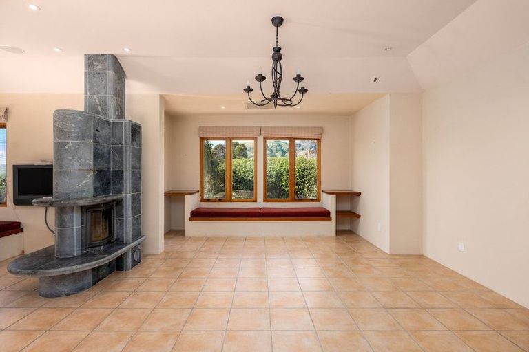 Photo of property in 10 Tau Crescent, Diamond Harbour, 8972