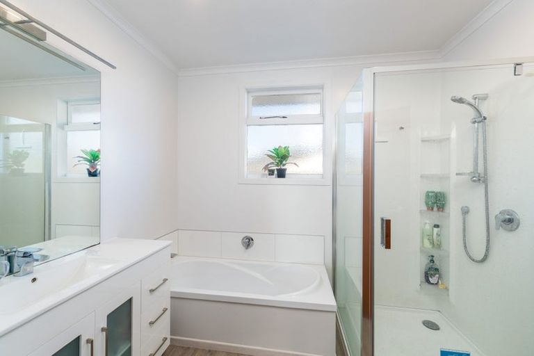 Photo of property in 41 Aorangi Road, Paraparaumu, 5032