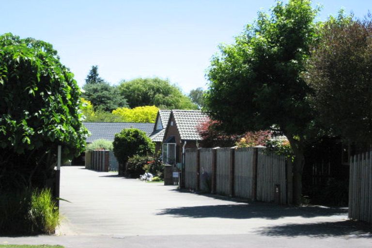 Photo of property in 42d Merrin Street, Avonhead, Christchurch, 8042