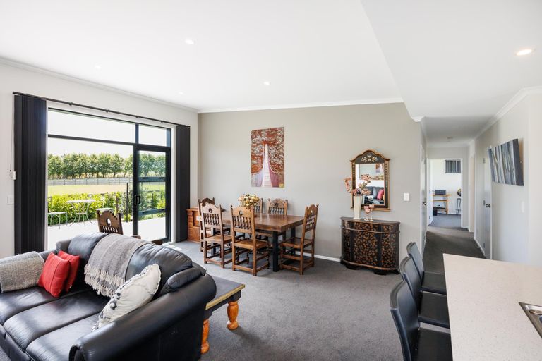 Photo of property in 567 Lethbridge Road, Halcombe, 4775