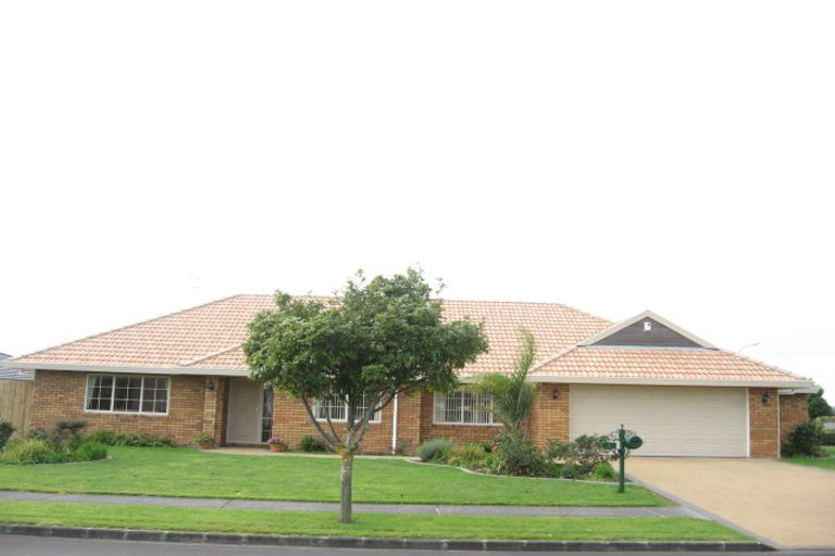 Photo of property in 1 Flora Place, Wattle Downs, Auckland, 2103
