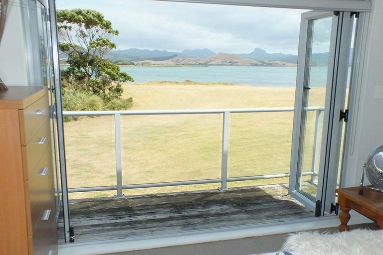 Photo of property in 124 Ti Kouka Crescent, Matarangi, Whitianga, 3592