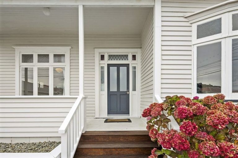 Photo of property in 28 Trent Street, Island Bay, Wellington, 6023