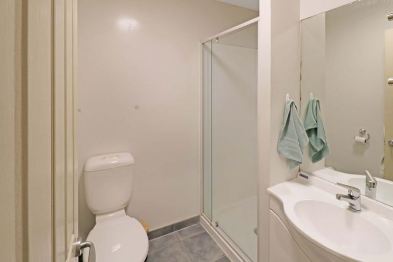 Photo of property in Atrium Towers, 2e/154 The Terrace, Wellington Central, Wellington, 6011