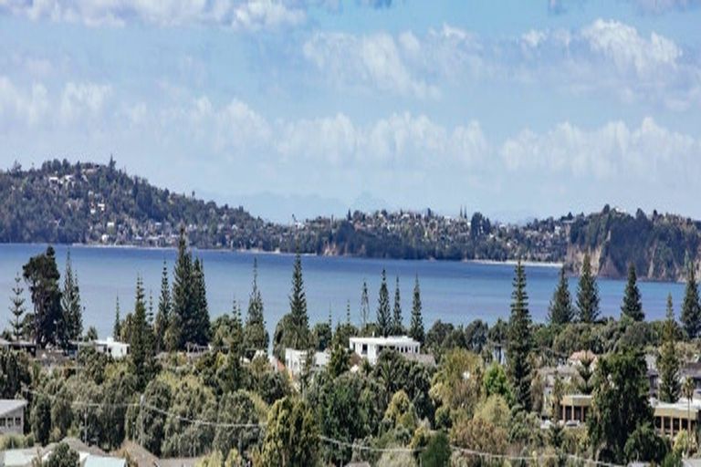 Photo of property in 88 Grovenor Drive, Orewa, 0931