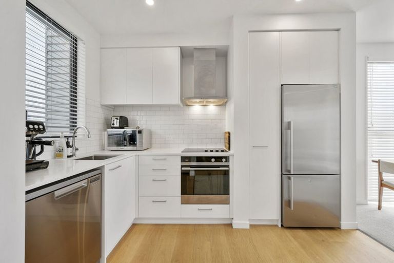 Photo of property in 4/52 High Street, Island Bay, Wellington, 6023