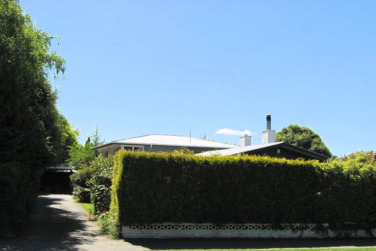 Photo of property in 288 Memorial Avenue, Burnside, Christchurch, 8053