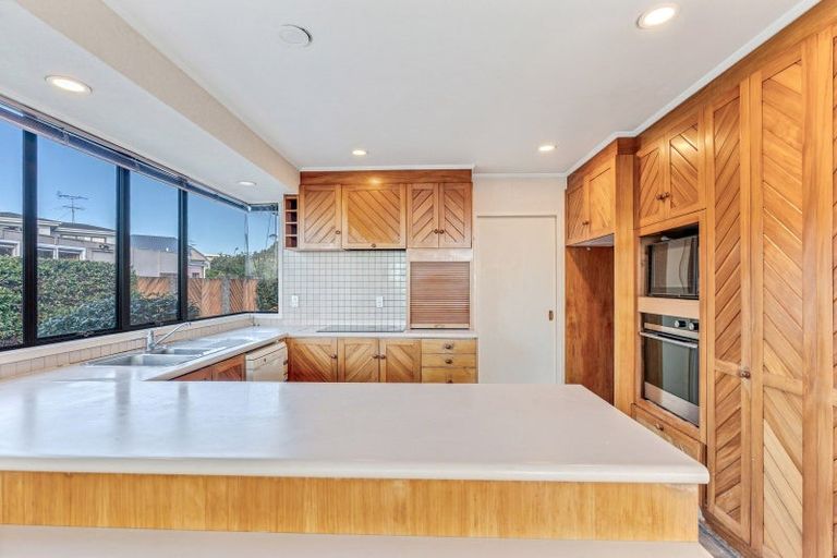 Photo of property in 31a The Esplanade, Eastern Beach, Auckland, 2012