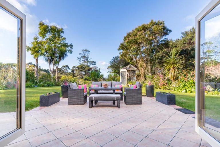 Photo of property in 118c Carter Road, Oratia, Auckland, 0604