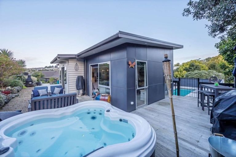Photo of property in 4a Astrolabe Place, Gulf Harbour, Whangaparaoa, 0930