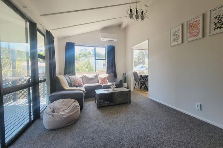 Photo of property in 10 Sombrero View, Ascot Park, Porirua, 5024
