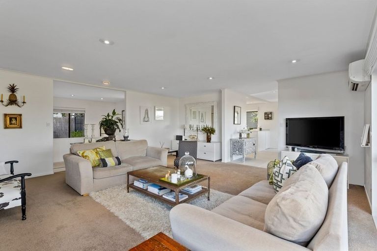 Photo of property in 1/2 Parr Terrace, Castor Bay, Auckland, 0620