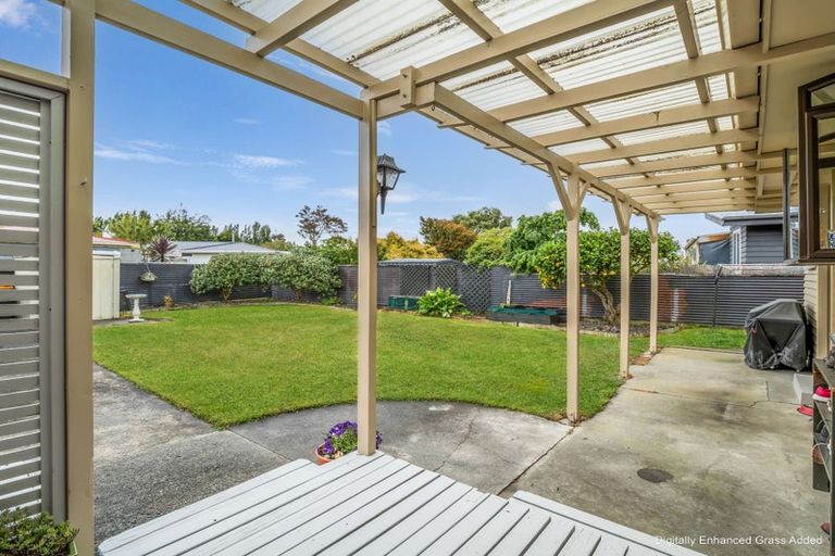 Photo of property in 9 Mokau Place, Terrace End, Palmerston North, 4410