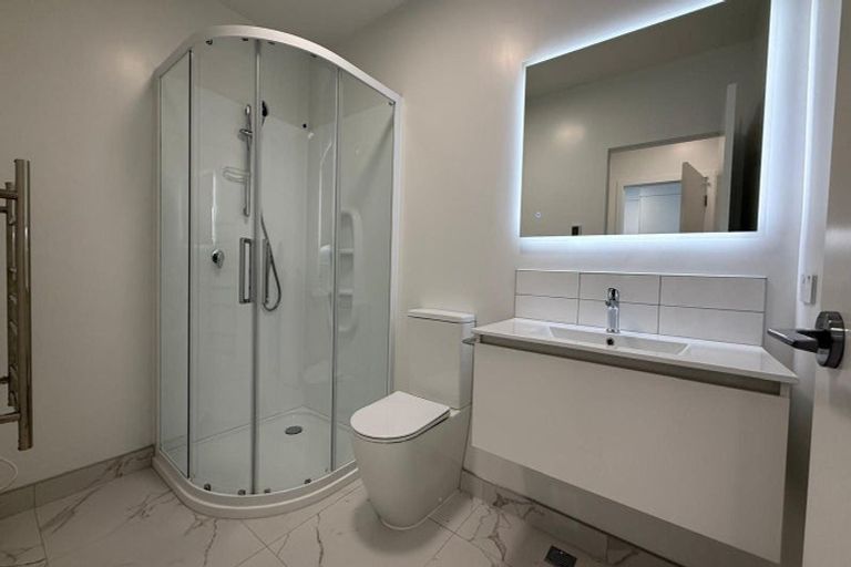 Photo of property in 5/3 Kawau Close, Orewa, 0931