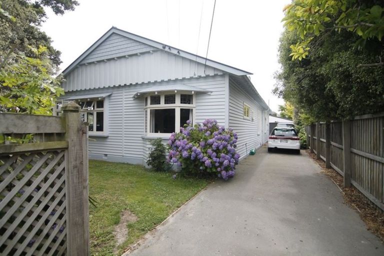 Photo of property in 2/9 Ngaio Street, Saint Martins, Christchurch, 8022