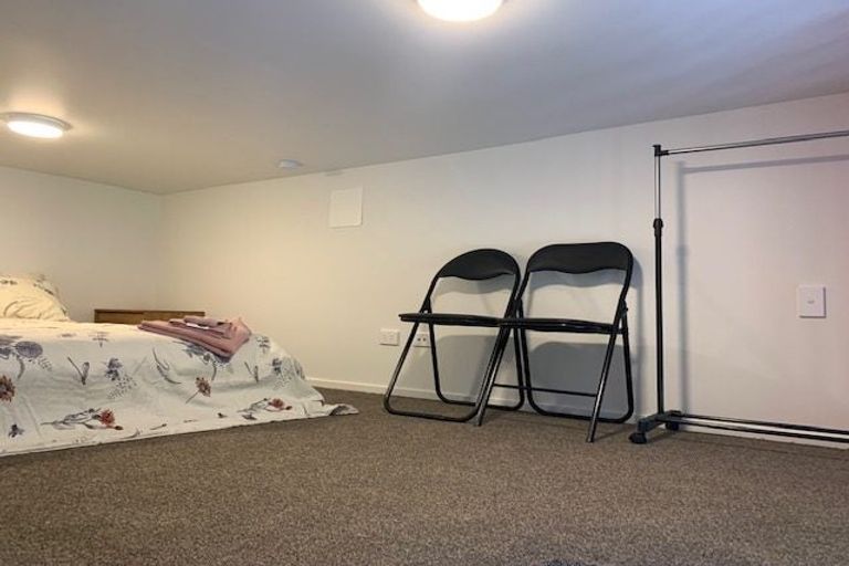 Photo of property in 8 Kopiko Way, Brooklyn, Wellington, 6021