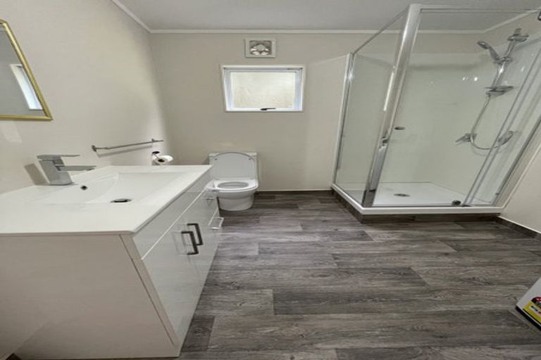 Photo of property in 3 Camilla Grove, Totara Vale, Auckland, 0629